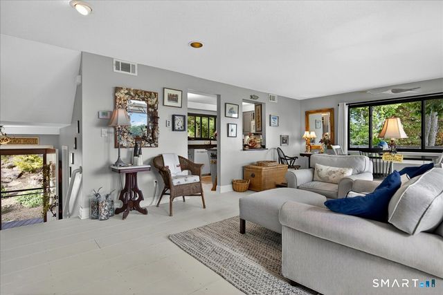 23 Harbour Village A, Branford, CT 06405