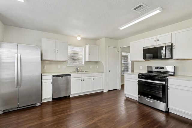 9423 Eaglewood Spring Drive, Houston, TX 77083