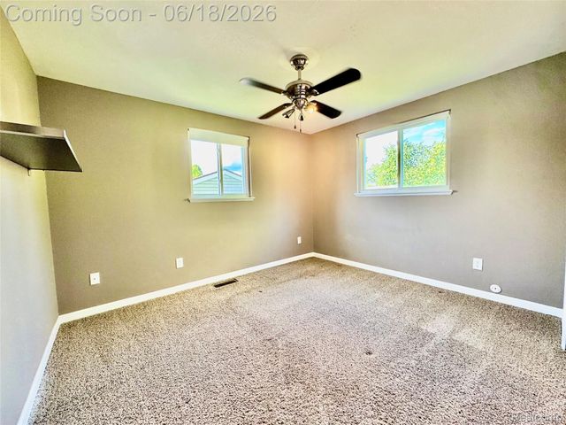 1114 Airport Road, Waterford Charter Township, MI 48327