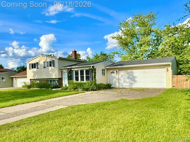 1114 Airport Road, Waterford Charter Township, MI 48327