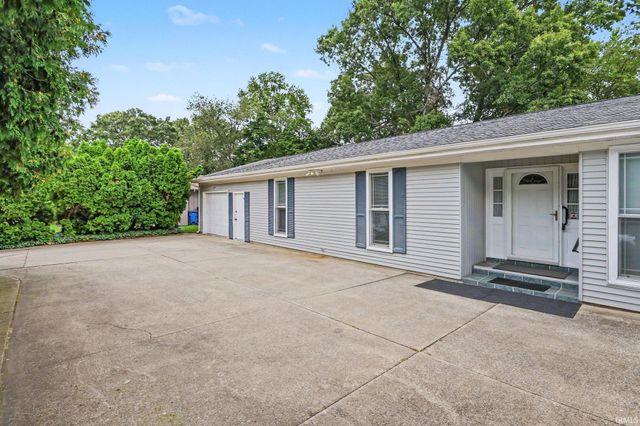 16907 Colony Drive, South Bend, IN 46635