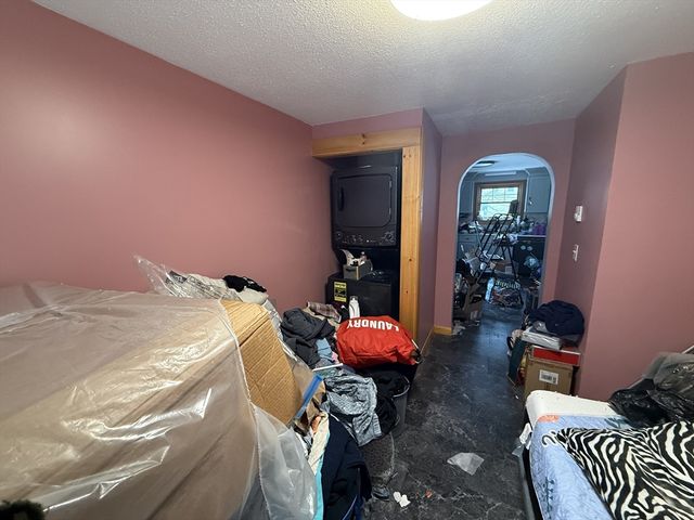 39 Jefferson Ave, Woburn, MA 01801