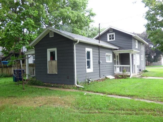 403 Center Avenue, Janesville, WI 53548