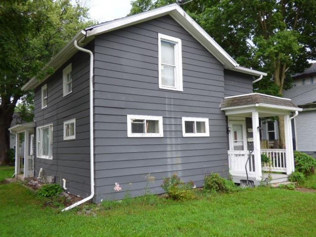 403 Center Avenue, Janesville, WI 53548