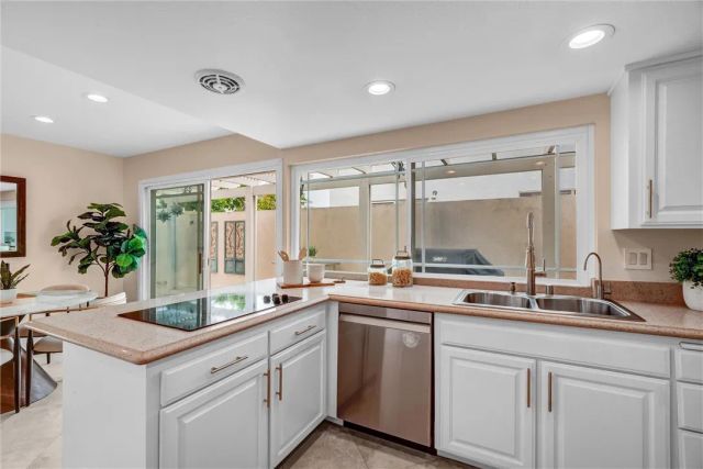 4061 Salacia, Irvine, CA 92620