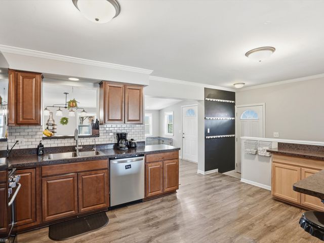 8835 Royce Drive, Sterling Heights, MI 48313