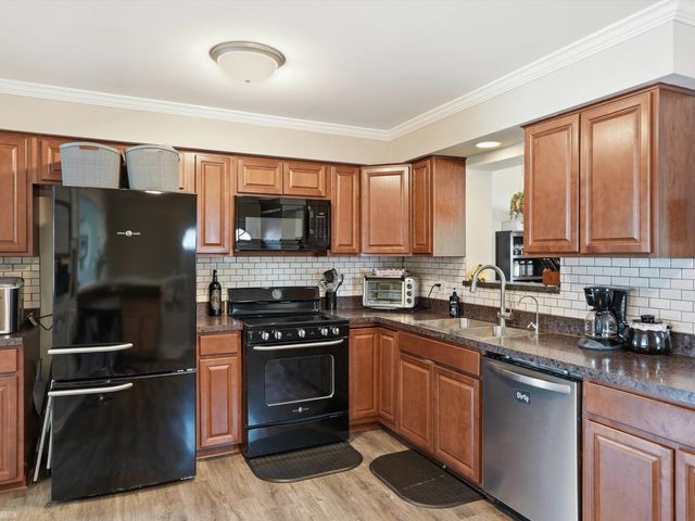 8835 Royce Drive, Sterling Heights, MI 48313