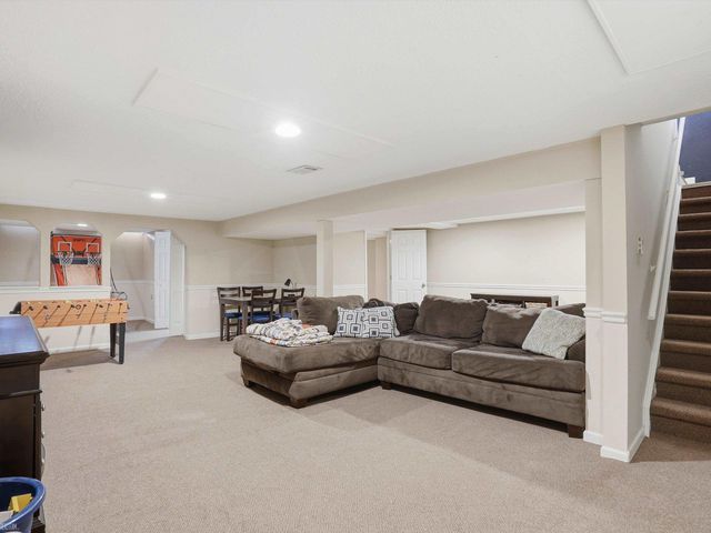8835 Royce Drive, Sterling Heights, MI 48313