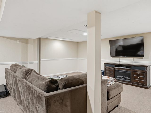 8835 Royce Drive, Sterling Heights, MI 48313