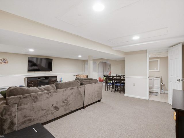 8835 Royce Drive, Sterling Heights, MI 48313