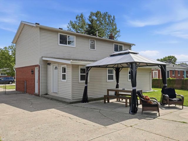 8835 Royce Drive, Sterling Heights, MI 48313