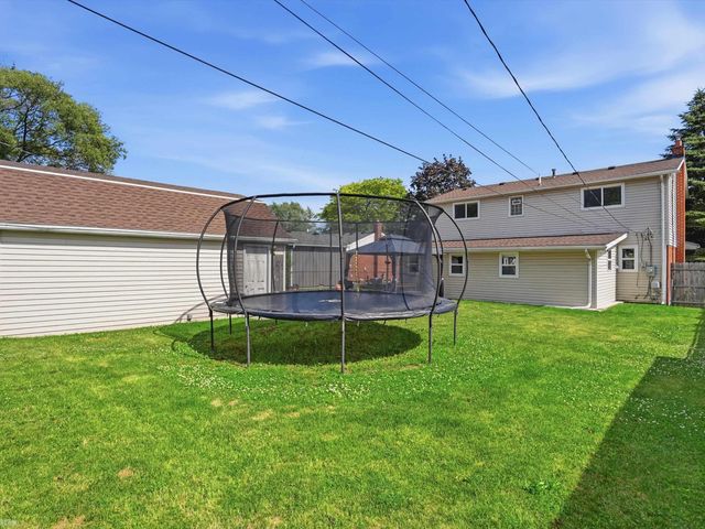 8835 Royce Drive, Sterling Heights, MI 48313