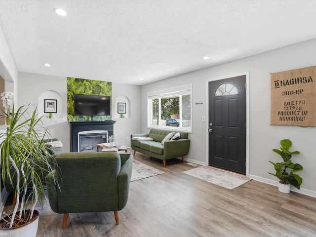 8835 Royce Drive, Sterling Heights, MI 48313