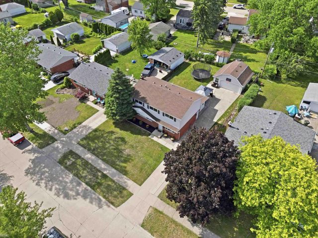 8835 Royce Drive, Sterling Heights, MI 48313