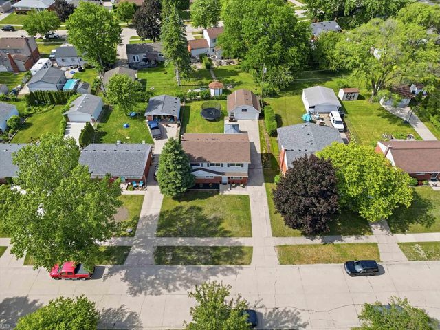 8835 Royce Drive, Sterling Heights, MI 48313