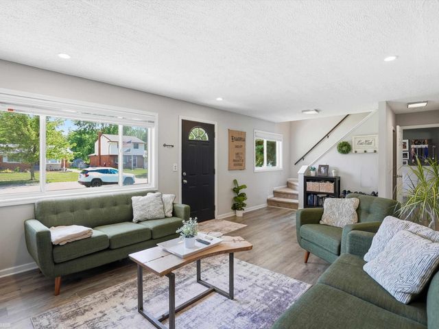 8835 Royce Drive, Sterling Heights, MI 48313