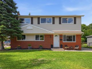 8835 Royce Drive, Sterling Heights, MI 48313