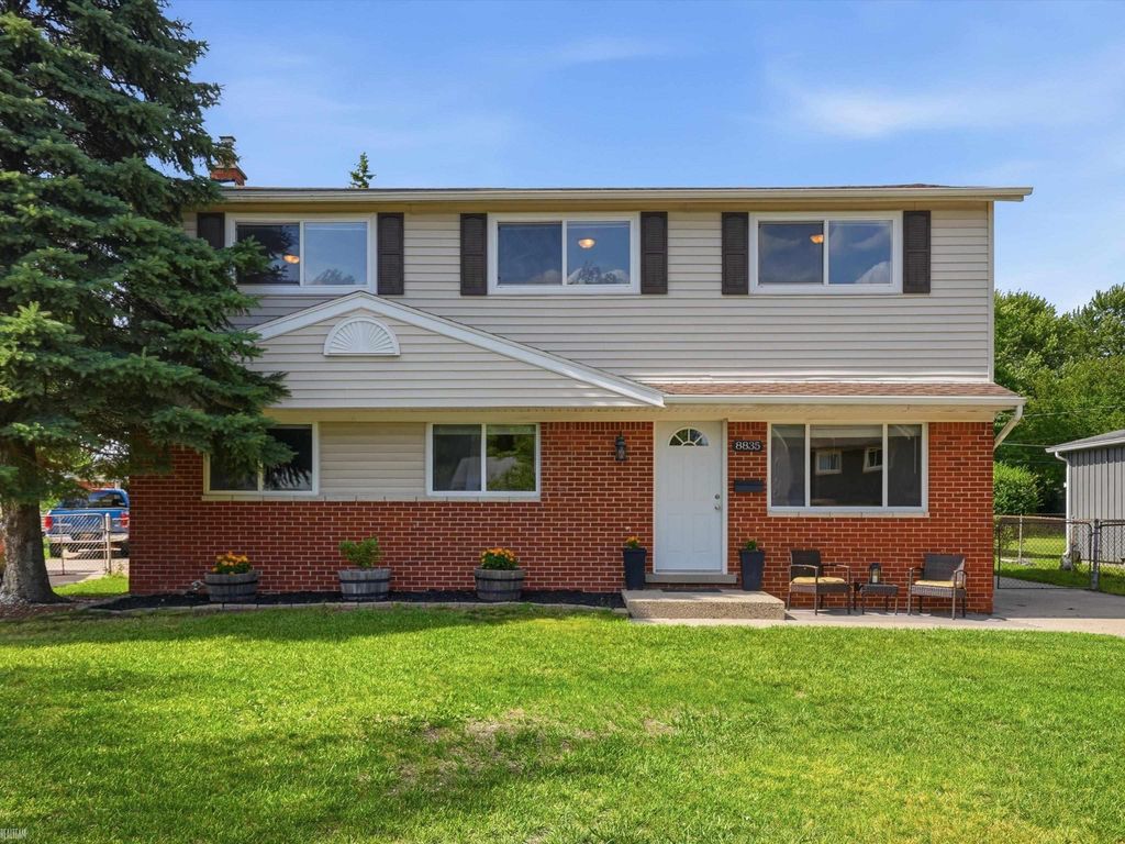 8835 Royce Drive, Sterling Heights, MI 48313