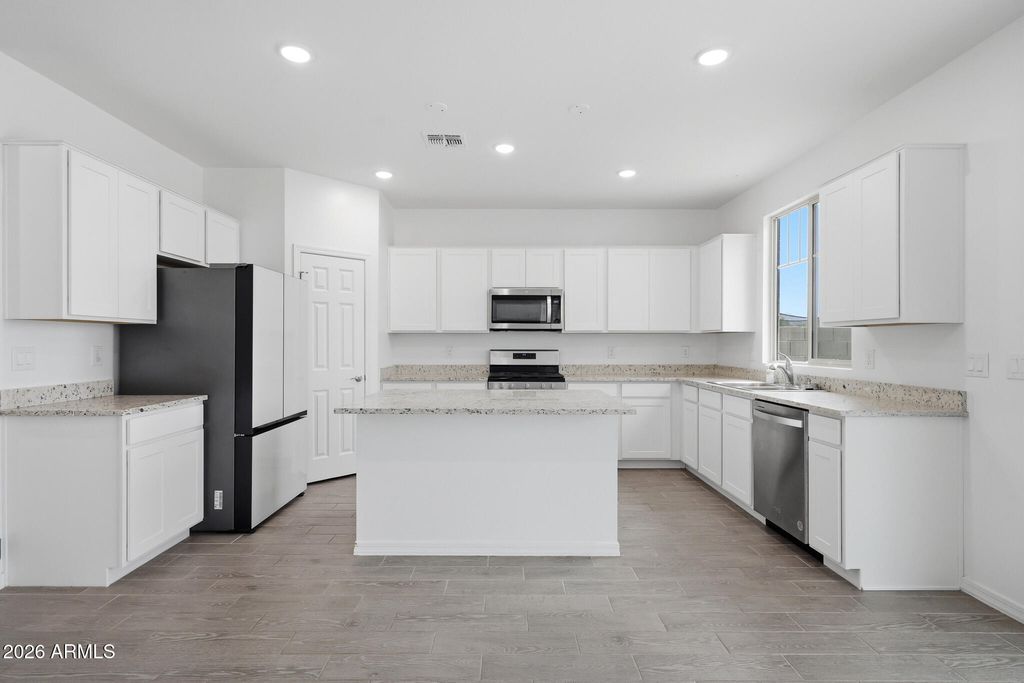 4414 S 109TH Avenue, Tolleson, AZ 85353 — photo 2