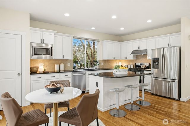 11025 243rd Avenue NE, Redmond, WA 98053