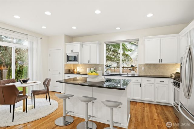 11025 243rd Avenue NE, Redmond, WA 98053