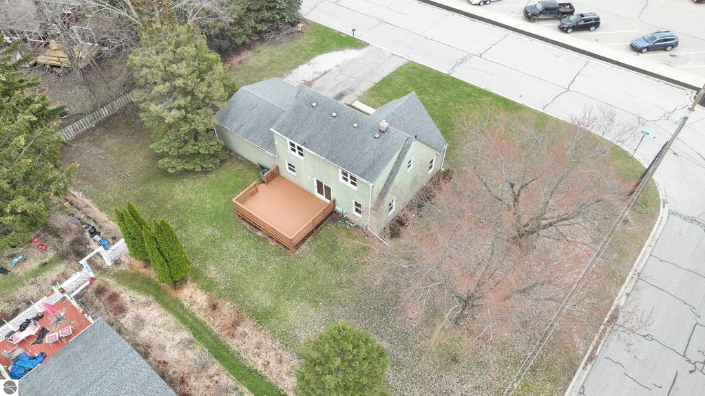 Image 11 of property listing at 1524 Ridge, Mt Pleasant, MI 48858