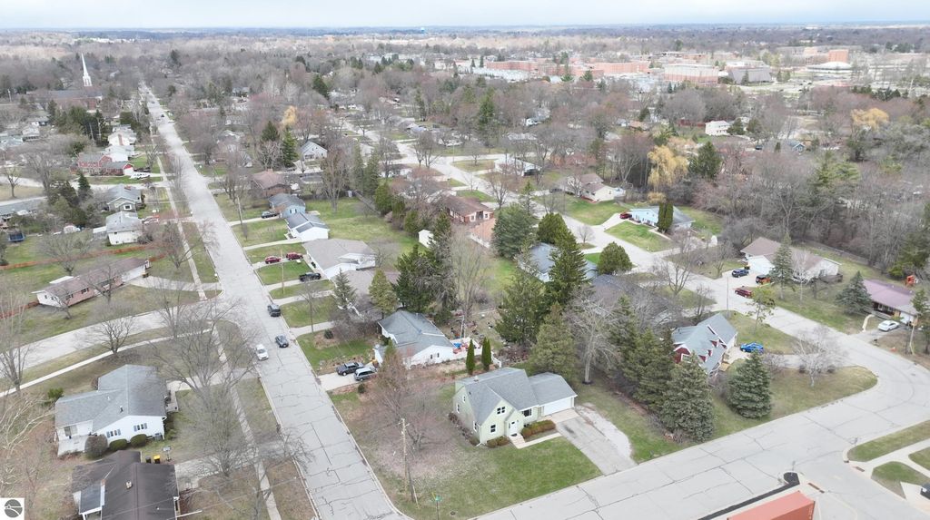 Image 13 of property listing at 1524 Ridge, Mt Pleasant, MI 48858