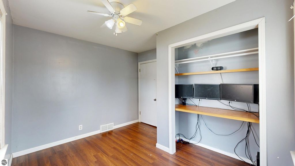 Image 31 of property listing at 1524 Ridge, Mt Pleasant, MI 48858