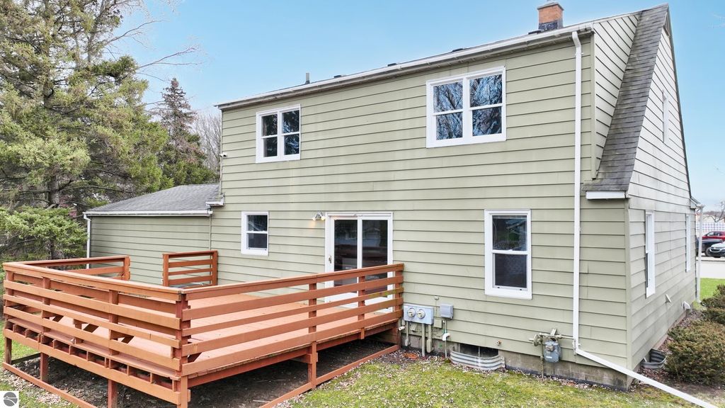 Image 6 of property listing at 1524 Ridge, Mt Pleasant, MI 48858