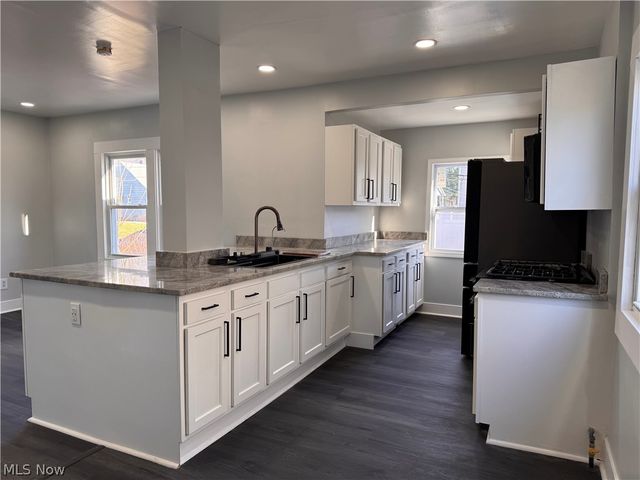 13820 S Parkway Drive, Garfield Heights, OH 44105