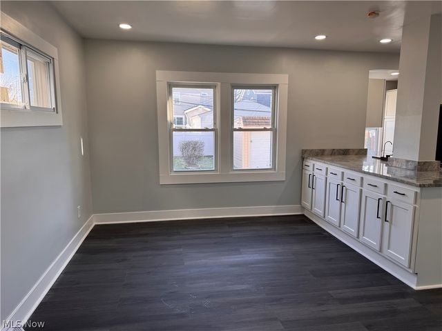 13820 S Parkway Drive, Garfield Heights, OH 44105