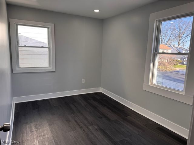 13820 S Parkway Drive, Garfield Heights, OH 44105