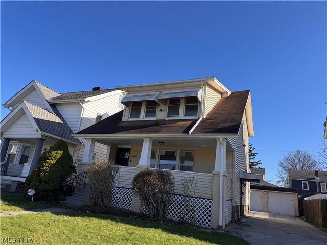 13820 S Parkway Drive, Garfield Heights, OH 44105