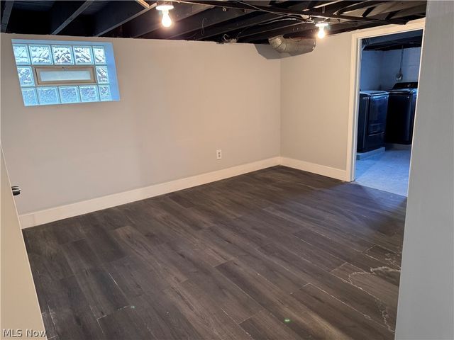 13820 S Parkway Drive, Garfield Heights, OH 44105