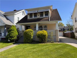 13820 S Parkway Drive, Garfield Heights, OH 44105