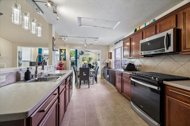 2802 White Sands Drive, Deer Park, TX 77536