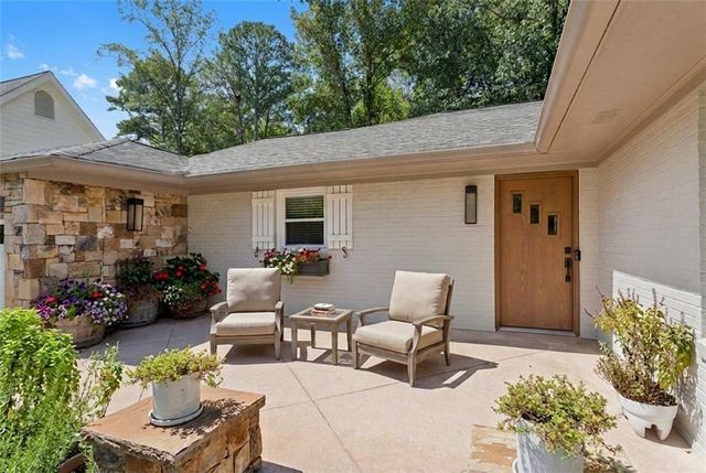 2970 Rockingham Drive NW, Atlanta, GA 30327