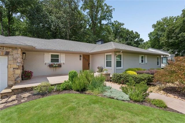 2970 Rockingham Drive NW, Atlanta, GA 30327