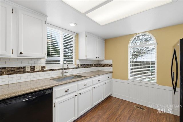 1305 N Sandlin Ave, Meridian, ID 83642