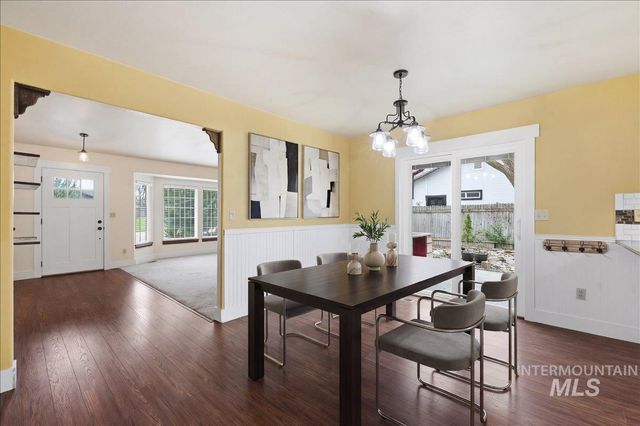 1305 N Sandlin Ave, Meridian, ID 83642