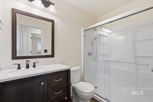 1305 N Sandlin Ave, Meridian, ID 83642