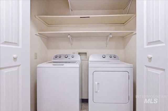 1305 N Sandlin Ave, Meridian, ID 83642