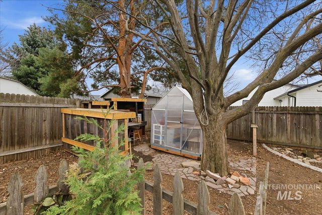 1305 N Sandlin Ave, Meridian, ID 83642