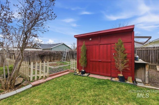 1305 N Sandlin Ave, Meridian, ID 83642