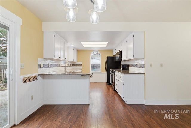 1305 N Sandlin Ave, Meridian, ID 83642