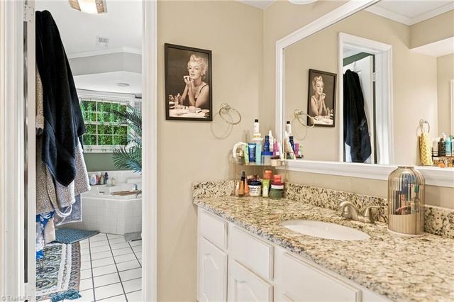 2466 Vincent Road, Winston-salem, NC 27106