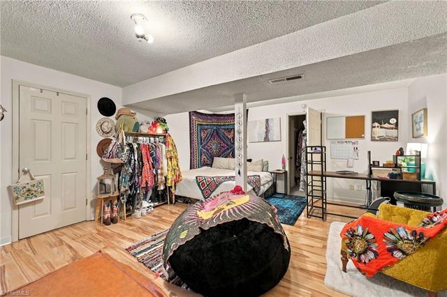 2466 Vincent Road, Winston-salem, NC 27106
