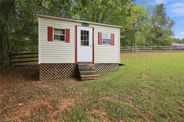 2466 Vincent Road, Winston-salem, NC 27106