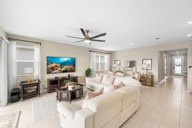 608 HENNEPIN LOOP, Lake Wales, FL 33898