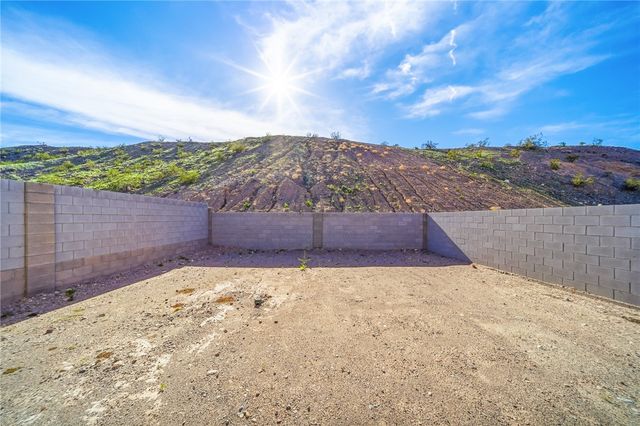 2400 Tapatio Drive, Bullhead City, AZ 86442